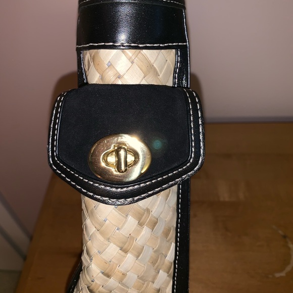 Coach - Picture 3 of 4